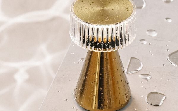 Lámpara de mesa portátil Piccolo de Neoz