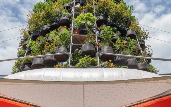 Ecosistema Urbano crea torre vegetal para “mitigar el cambio climático urbano”