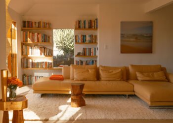 Una renovación de bungalow con estética zen en Echo Park