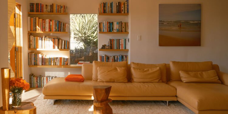 Una renovación de bungalow con estética zen en Echo Park