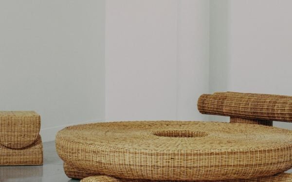 Fango diseña una colección de muebles que hace un guiño a la artesanía indígena amazónica