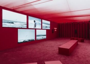 LG OLED y John Akomfrah presentan una instalación cinematográfica en Frieze London