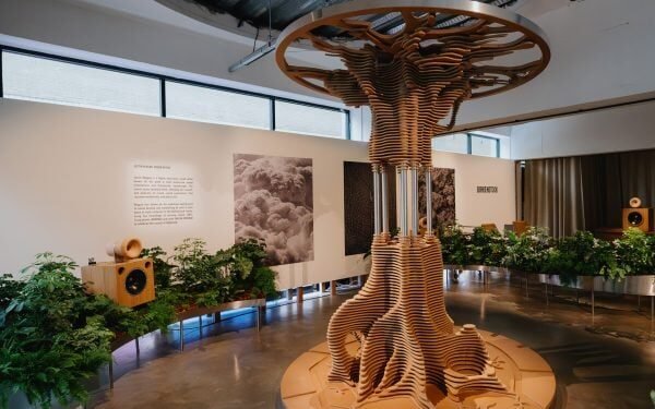 Birkenstock explora la conexión con la naturaleza en la instalación Highwood