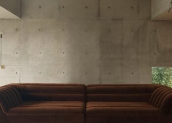 Ocho cómodos sofás y sillones para acurrucarse este otoño