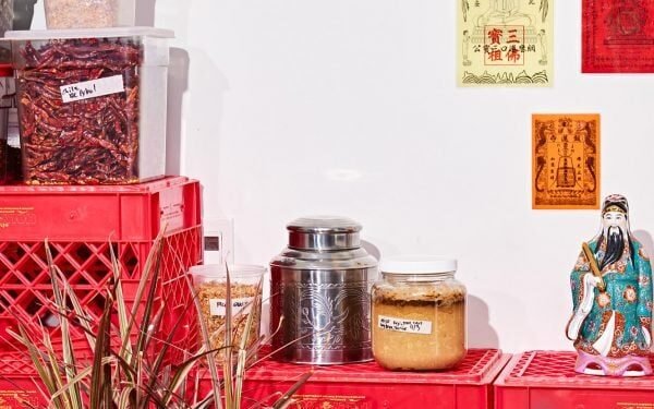 Weiszblüth & Brown diseña un pequeño restaurante tailandés en Los Ángeles que «tiene un gran impacto»