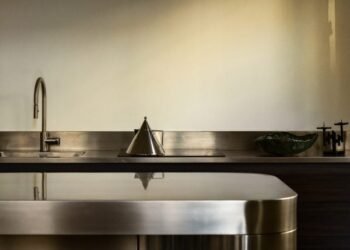 Joris Poggiolio renueva un apartamento de la «era de Napoleón» en París