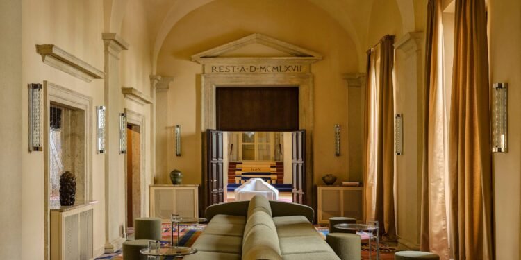 Luca Guadagnino transforma un palacio romano «lleno de historia» en un hotel