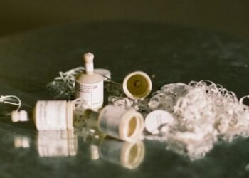 La exposición Repair+ convierte objetos rotos en objetos de diseño