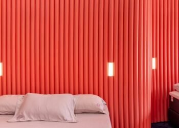 Tienda de colchones revestidos en rosa Vaga Arquitectura y Pistache Ganache