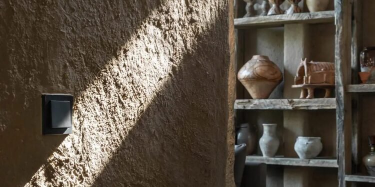 Makhno Studio crea paneles de arcilla transpirables para mejorar la calidad del aire interior