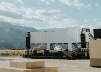 Theo de Meyer utiliza «estética utilitaria» para el diseño del festival de Palm Springs