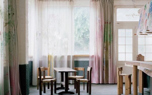 Leopold Banchini crea el bar Goodbye Horses en De Beauvoir