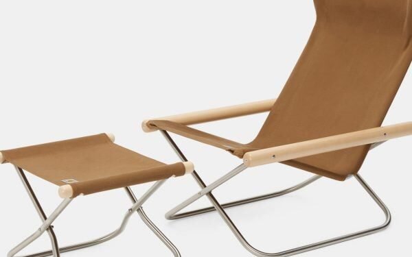 Carhartt WIP y Nychair X colaboran en una silla y otomana plegables