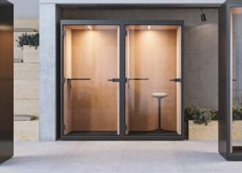 Los muebles de trabajo de Narbutas se pueden encontrar en Dezeen Showroom