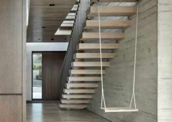 Ocho viviendas donde las escaleras cumplen funciones adicionales