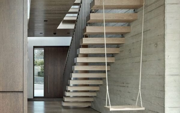 Ocho viviendas donde las escaleras cumplen funciones adicionales