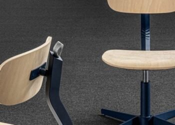 Mara enumera muebles versátiles para espacios de trabajo en Dezeen Showroom