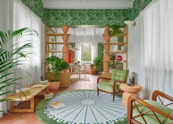 Una renovación de un apartamento italiano que es una oda a la luna