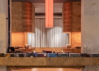 Barra de escucha Bar Ton creada en «hito del modernismo rumano»