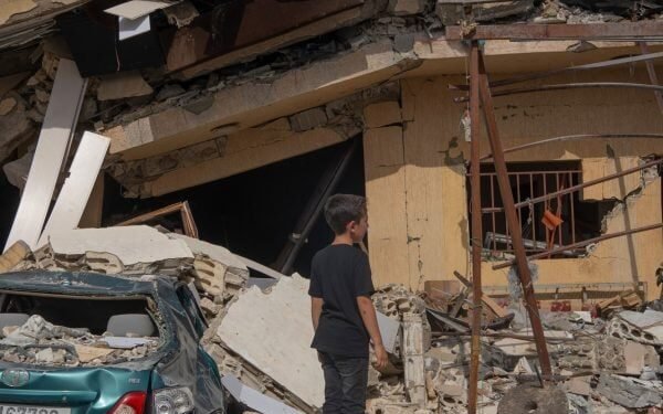 «¿Cuántas veces nos pueden pedir que reconstruyamos?», dicen los diseñadores libaneses