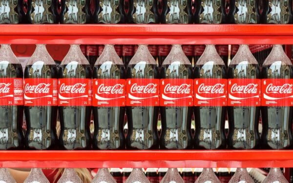 Coca-Cola acusada de abandonar el objetivo de envases reutilizables