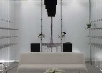 Moisés Sacal Hadid produce «ilusión de vacío infinito» en estudio de Ciudad de México