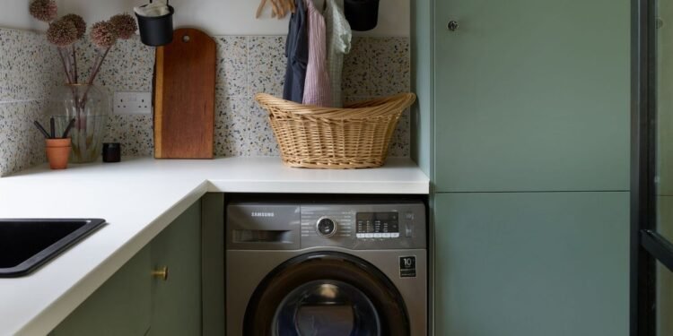 3 razones por las que su lavadora está goteando desde abajo