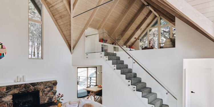 Una cabina doble con estructura en A renovada hace un guiño a su pasado de los años 70