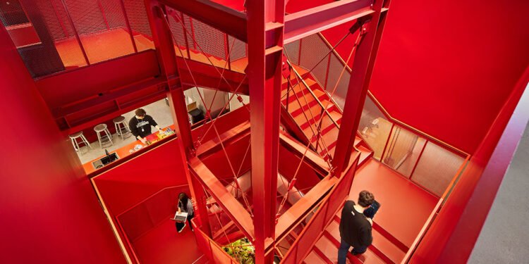 Karim El-Ishmawi sobre el Ayuntamiento de Boston, instalaciones de arte y más