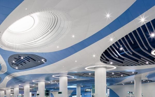 Chetwoods y J&A diseñan interiores inspirados en la playa para una estación de metro en Shenzhen