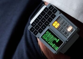 DSKY Moonwatch lleva la mini computadora espacial Apollo a las muñecas de las personas