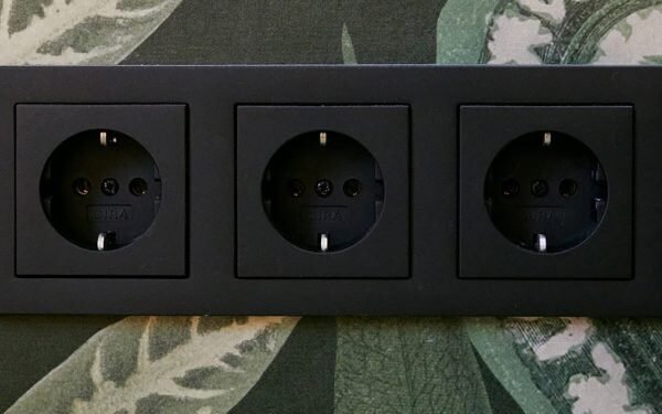 Switches y enchufes E2 de Gira