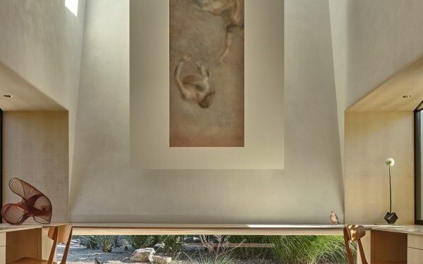 Interiores de estudio de diseño propio que se adaptan a entornos de trabajo tranquilos.