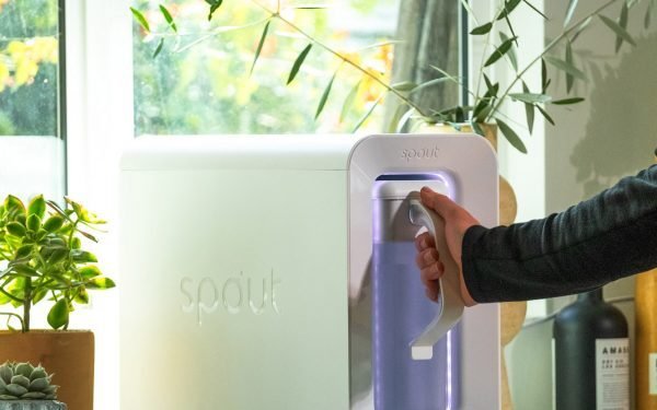 Un electrodoméstico con boquilla transforma el aire en «agua potable pura»