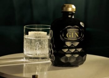 Ini Archibong diseña botella de gin para Snoop Dogg y Dr Dre