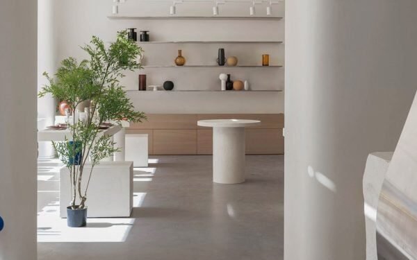 Studio Shoo combina «varias texturas de material» para la boutique de artículos para el hogar armenio