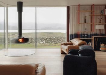 Tidal House en Scottish Coast se abre para revelar vistas del estuario