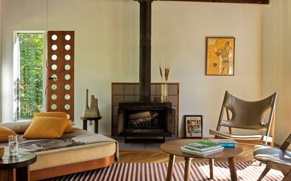 Bond convierte Fire Island House en una «máquina para voyeurismo»