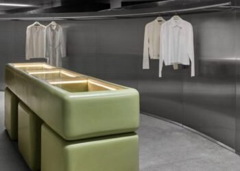 Ocho tiendas minoristas que hacen una declaración con metal