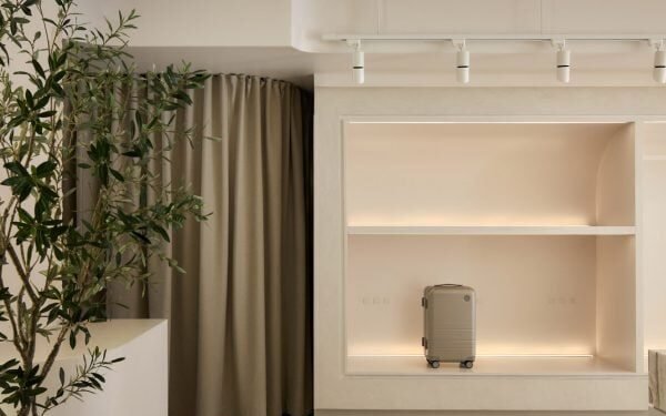 Ste Marie diseña el interior «soñado» para la tienda de equipaje de Toronto