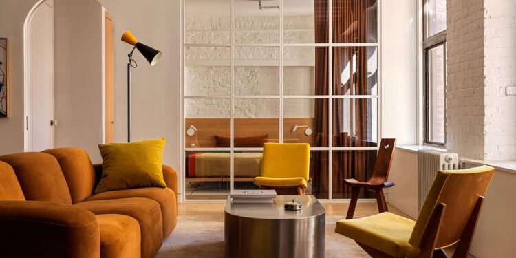 Un loft histórico de la ciudad de Nueva York reinventado con luz + color