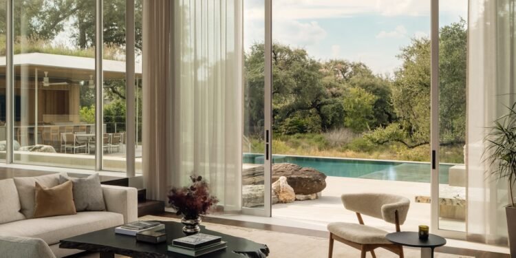 Michael Hsu Reimagines Austin Home para la vida contemporánea