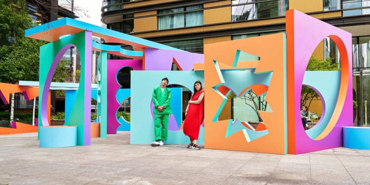 Leta Sobierajski habla pandas gigantes, ropa escultórica + más