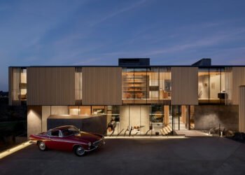 Overlow Overlook es un retiro escultórico en el alto desierto de Oregón