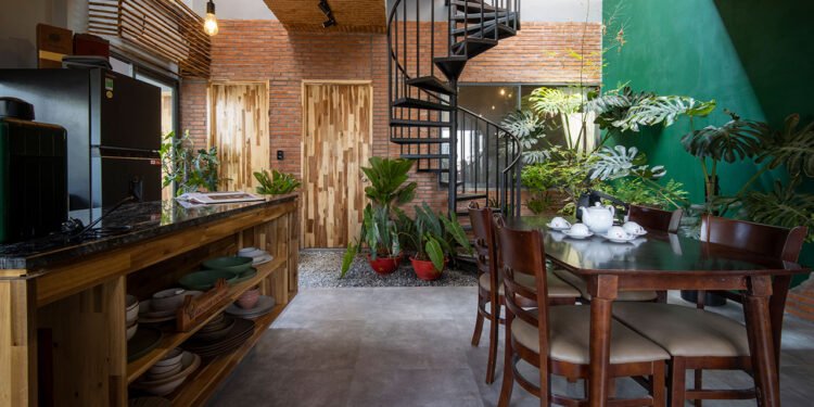 Hogar moderno en Tien Giang que honra a la arquitectura vietnamita