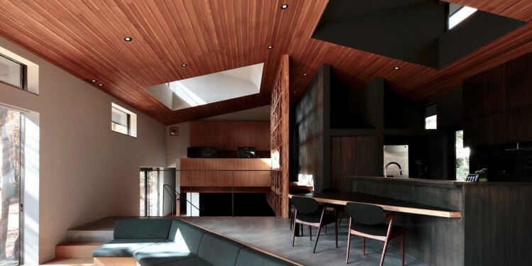 La residencia YMK trae vida en capas a las tierras altas de Karuizawa