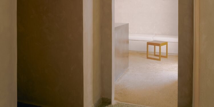 El mármol griego recuperado proporciona la ventana emergente de las 10 a.m. en antiparos