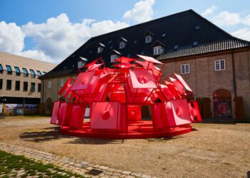 Circle Dome Square por Henrik Vibskov rinde homenaje a Panton