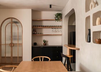 La residencia Lagom es una casa inspirada en Wabi-Sabi en Bangalore