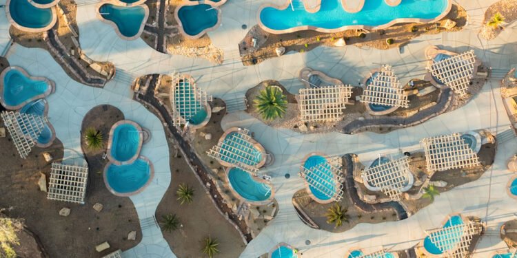 Piscinas geotérmicas, baños audaces, fundas de pastillas + más